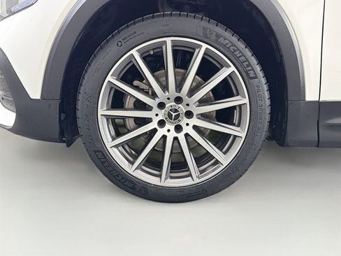 Used 2021 Mercedes-Benz GLB 250 4MATIC image 31