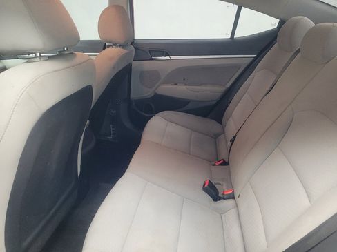 Used 2019 Hyundai Elantra SEL image 18