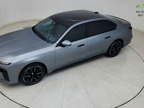 Used 2023 BMW 760i xDrive w/ Executive Package AWD/4WD image 77