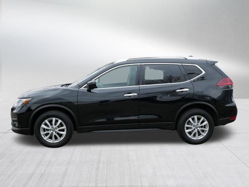 Used 2019 Nissan Rogue SV image 4