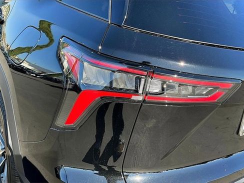 Used 2025 Chevrolet Equinox LT image 23