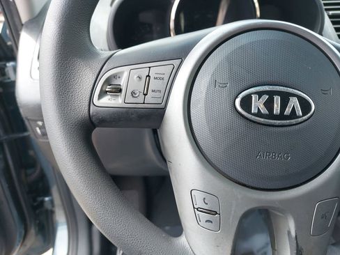 Used 2011 Kia Soul + image 19