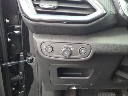 Used 2023 Chevrolet TrailBlazer LT w/ Convenience Package image 12