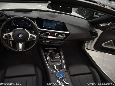 Used 2024 BMW Z4 M40i w/ Premium Package image 13