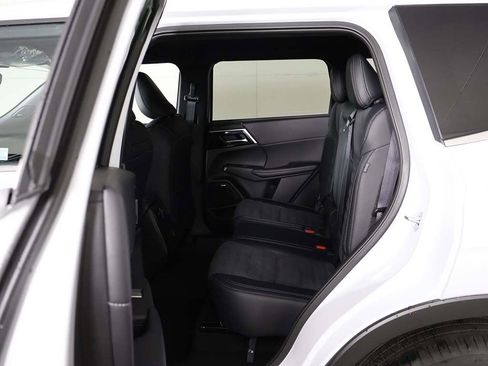 New 2026 Mitsubishi Outlander LE FWD image 30