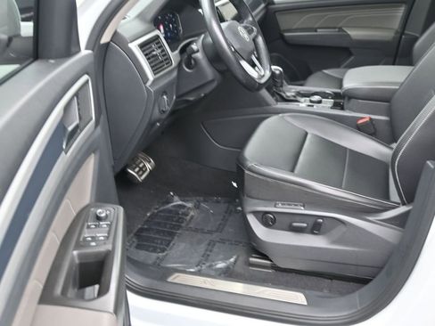 Used 2022 Volkswagen Atlas SEL R-Line image 13