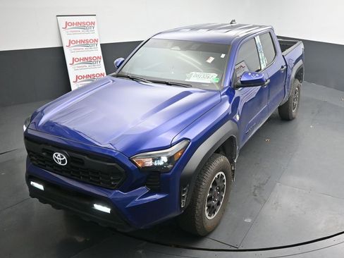Used 2024 Toyota Tacoma TRD Off-Road image 12