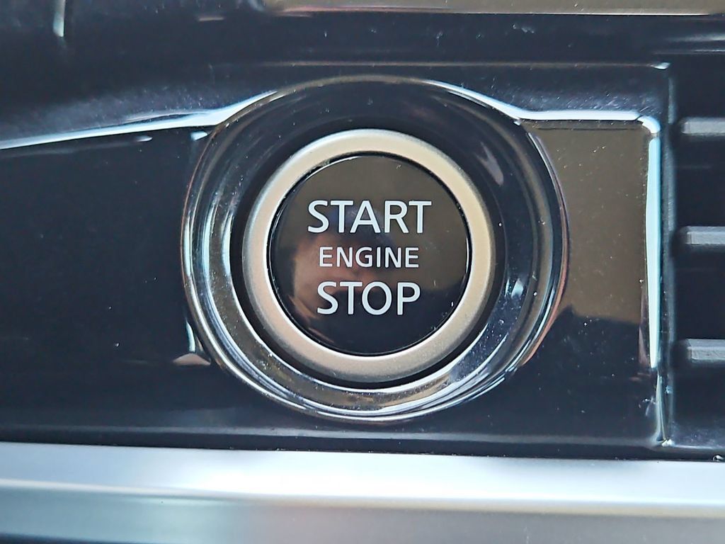 Used 2022 Nissan Pathfinder SV FWD image 21