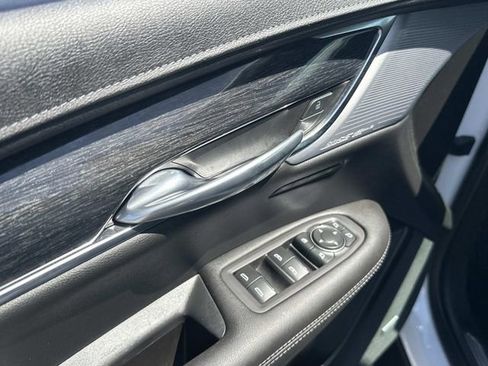 Certified 2022 Cadillac XT5 Premium Luxury w/ Technology Package FWD image 18