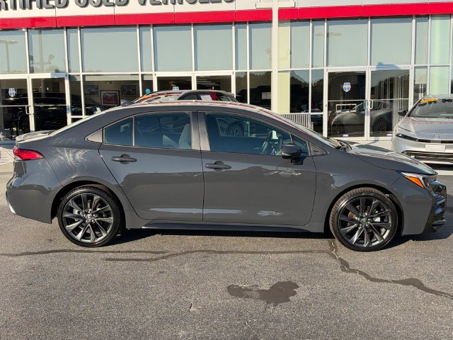 Used 2026 Toyota Corolla SE FWD image 2