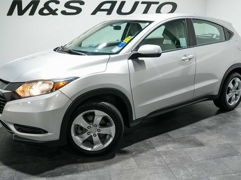 Used 2016 Honda HR-V LX image 2