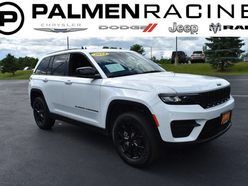 Certified 2024 Jeep Grand Cherokee Altitude AWD/4WD image 1