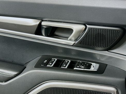 Used 2025 Kia Telluride S FWD image 15
