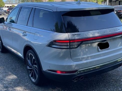 Used 2023 Lincoln Aviator Reserve w/ Equipment Group 201A image 3