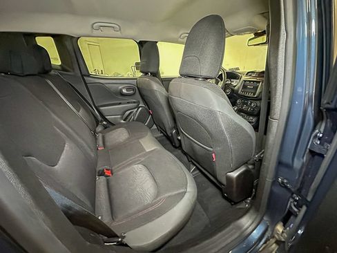 Used 2023 Jeep Renegade Trailhawk AWD/4WD image 25