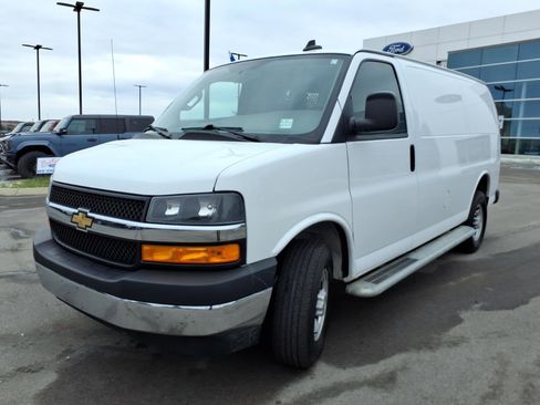 Used 2024 Chevrolet Express 2500 2500 w/ Driver Convenience Package image 7