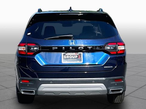 Certified 2025 Honda Pilot Touring image 5