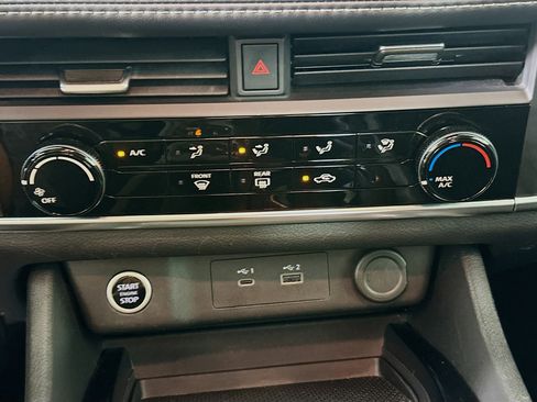 Used 2023 Nissan Rogue S image 23