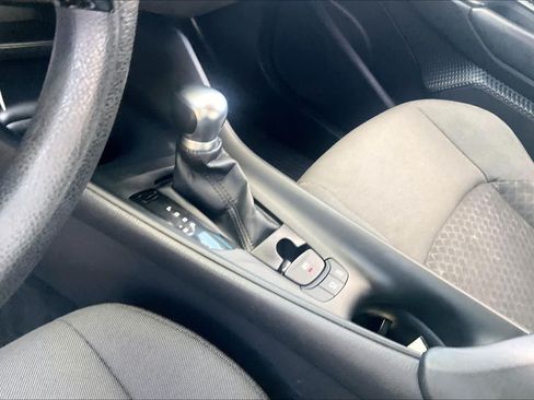 Used 2020 Toyota C-HR LE FWD image 16
