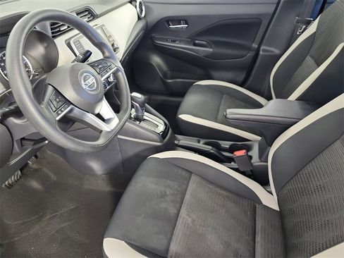 Used 2021 Nissan Versa SV image 10