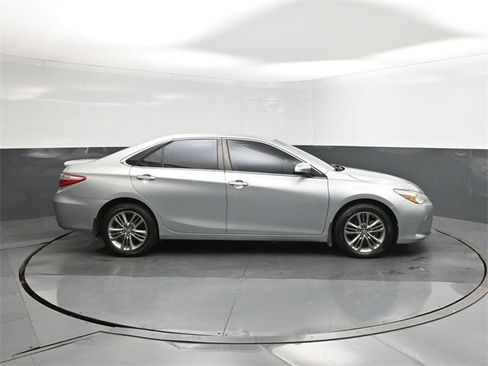 Used 2017 Toyota Camry SE image 26