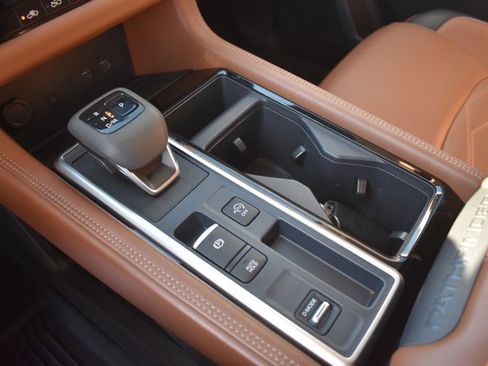 Used 2024 Nissan Pathfinder Platinum w/ Cargo Package image 28