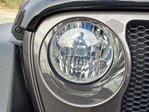 Used 2021 Jeep Wrangler Unlimited Sport image 10