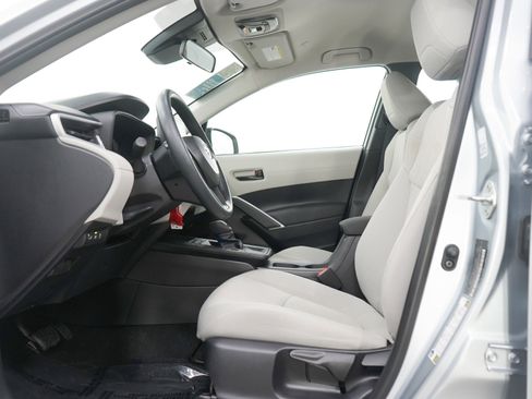 Used 2026 Toyota Corolla Cross L image 21