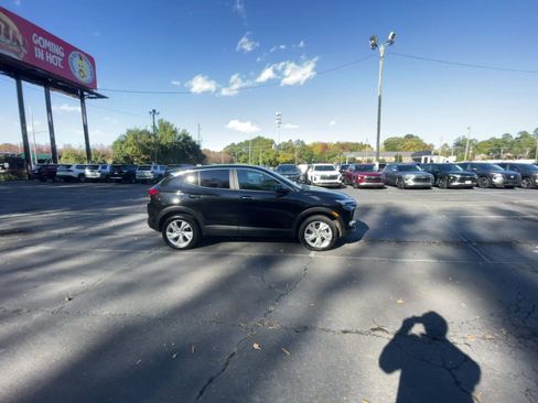 Used 2025 Buick Encore GX Preferred image 16