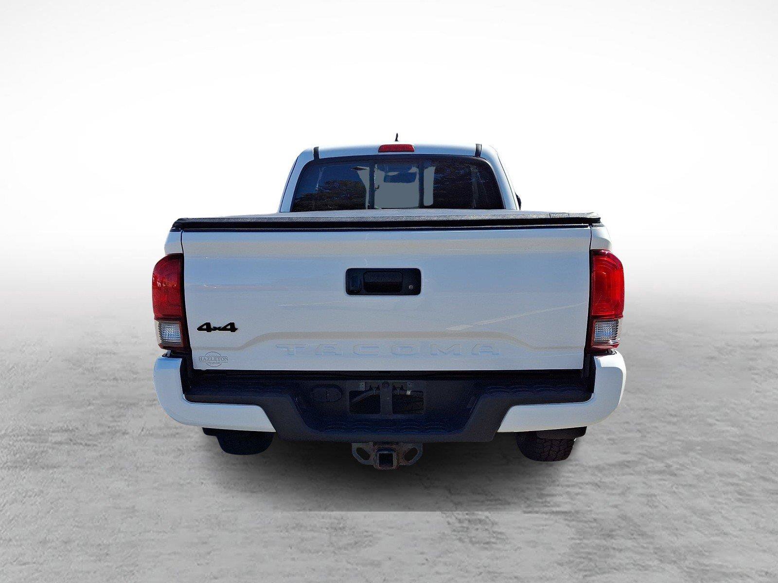 Used 2019 Toyota Tacoma SR w/ SX Package AWD/4WD image 5