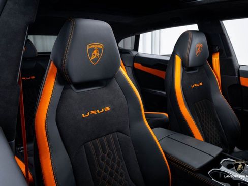 Used 2023 Lamborghini Urus S image 47