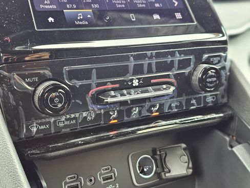 New 2026 Jeep Grand Cherokee Laredo RWD image 13