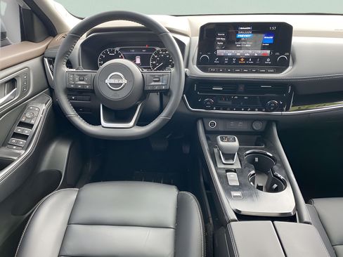 Used 2023 Nissan Rogue SL w/ SL Premium Package FWD image 10