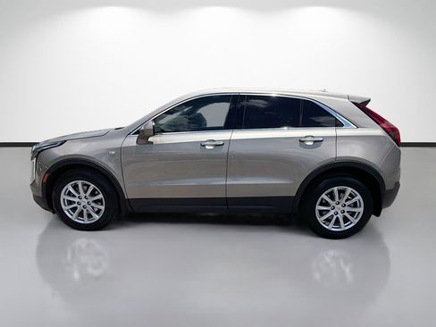 Used 2023 Cadillac XT4 Luxury w/ Cold Weather Package FWD image 6