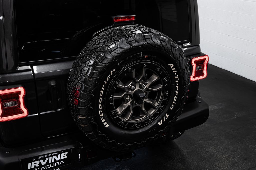 Used 2022 Jeep Wrangler Unlimited Rubicon w/ Trailer Tow Package AWD/4WD image 15