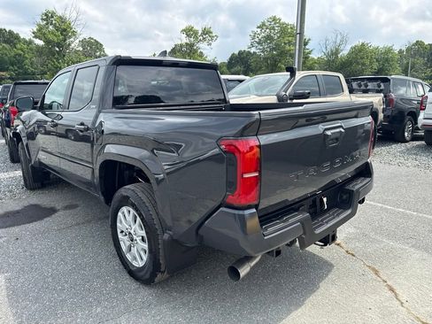 Used 2026 Toyota Tacoma SR5 RWD image 4