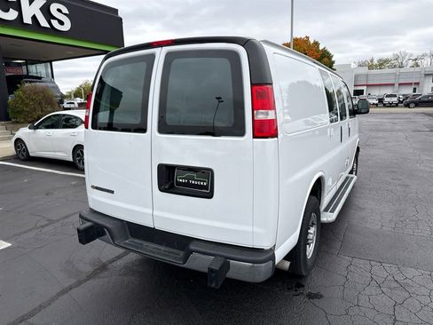 Used 2024 Chevrolet Express 2500 w/ Driver Convenience Package image 4