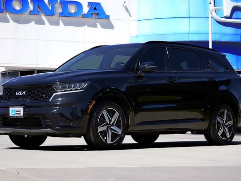 Used 2022 Kia Sorento S FWD image 1