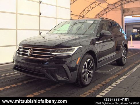 Used 2024 Volkswagen Tiguan S image 1