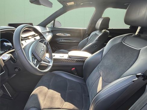 Used 2022 Genesis GV70 3.5T Sport w/ Sport Prestige Package image 19