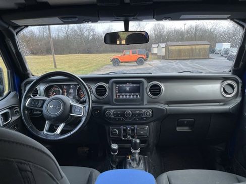 Used 2018 Jeep Wrangler Unlimited Sahara w/ Cold Weather Group image 12