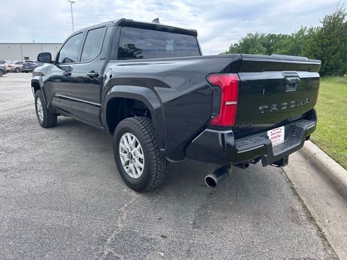 Used 2026 Toyota Tacoma SR5 AWD/4WD image 7
