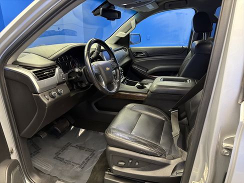 Used 2018 Chevrolet Suburban LT image 13
