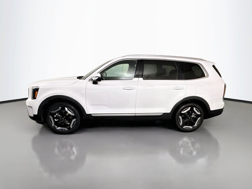 Used 2024 Kia Telluride EX w/ EX Captain's Chair Package FWD image 6