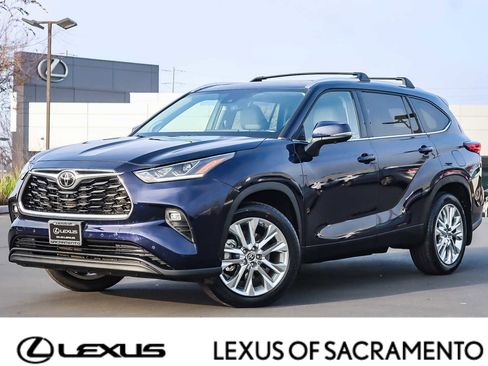 Used 2023 Toyota Highlander Limited image 1