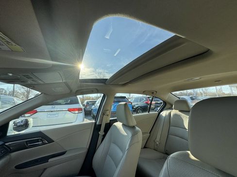 Used 2017 Honda Accord EX-L image 25