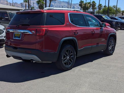 Used 2019 GMC Acadia SLT FWD image 2
