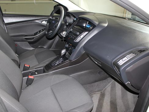 Used 2018 Ford Focus SE FWD image 26
