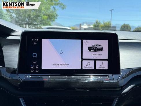 Used 2025 Volkswagen Atlas Cross Sport SE AWD/4WD image 22