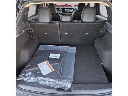 New 2026 Nissan Kicks SR image 18